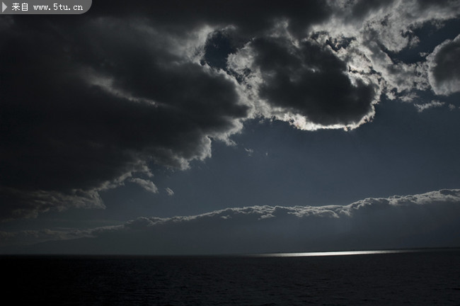 天空黑压压_自然百态_风景背景_稀有高精图片素材_百图汇