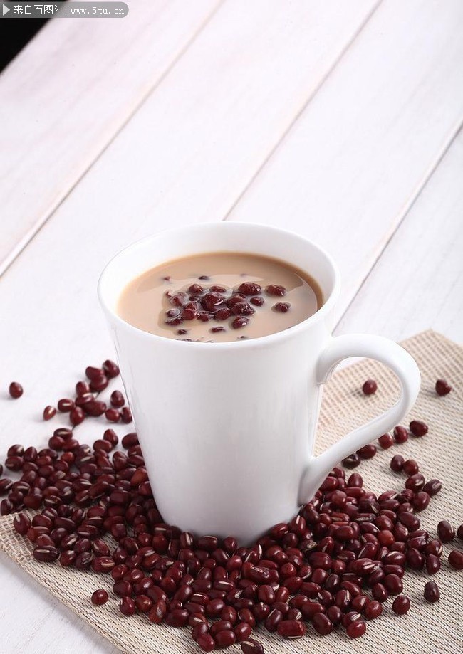 椰香红豆奶茶热图片