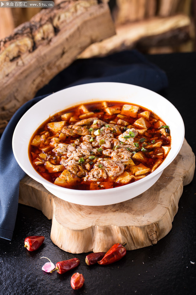 脑花豆腐菜品图片