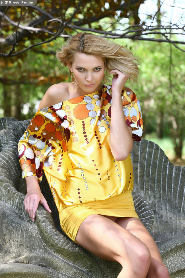 欧美艳星art_luh(36p)2048 x 1365