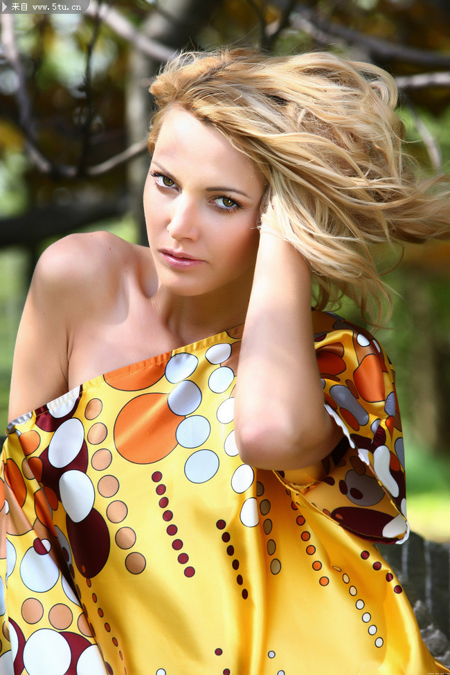 欧美艳星art_luh(36p)2048 x 1365