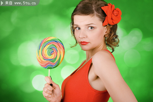 美女吃棒棒糖高清图片8张
