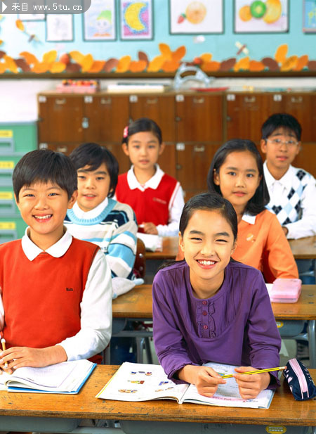 学生上课的图片 孩子教育素材