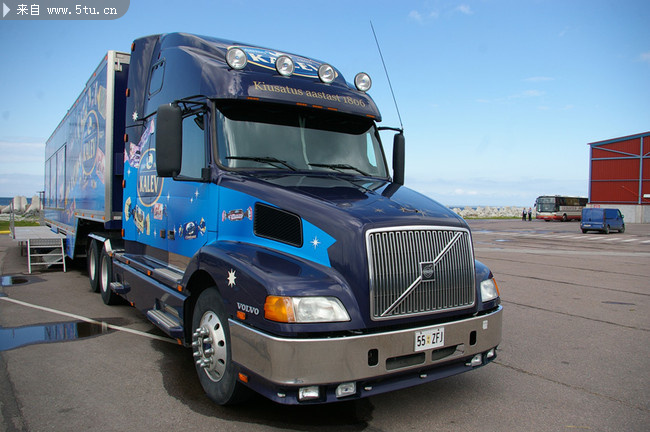 46款高清欧美重型卡车图片dtk
