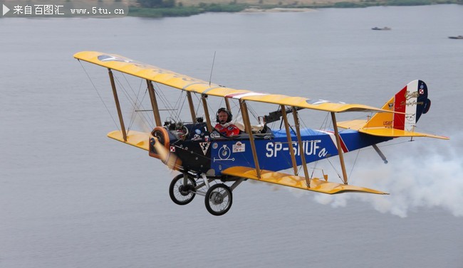 老爷式飞机图片素材